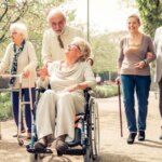 5-activitati-simple-care-mentin-mintea-seniorului-activa.jpg